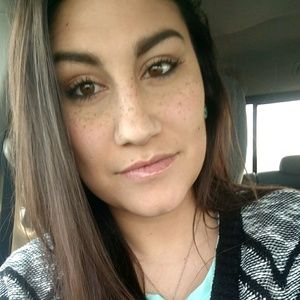 Meet your Posher, Hollie